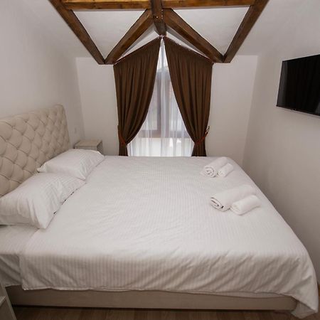 Arаbeska Family Winery & Apartments カヴァダルツィ エクステリア 写真