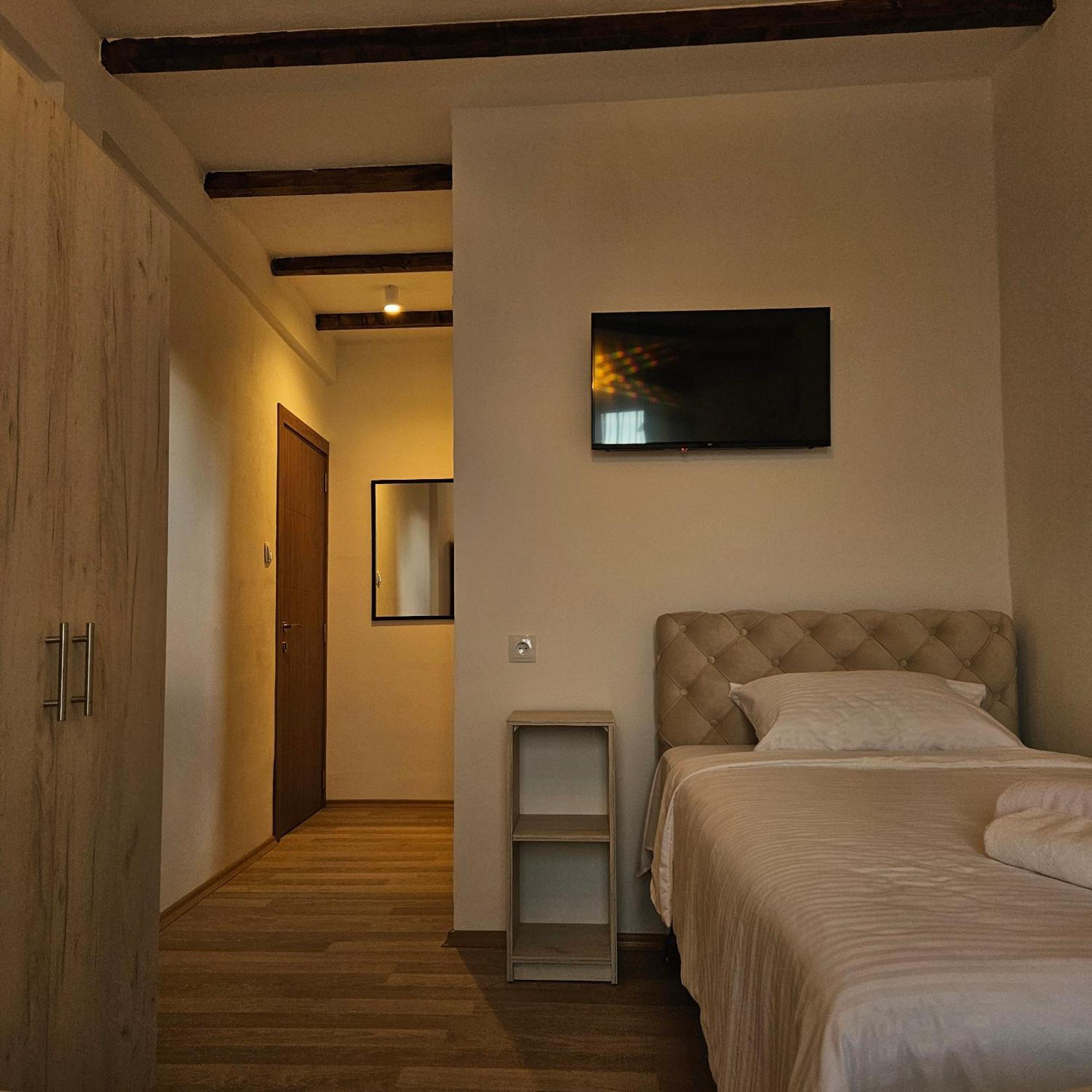 Arаbeska Family Winery & Apartments カヴァダルツィ エクステリア 写真