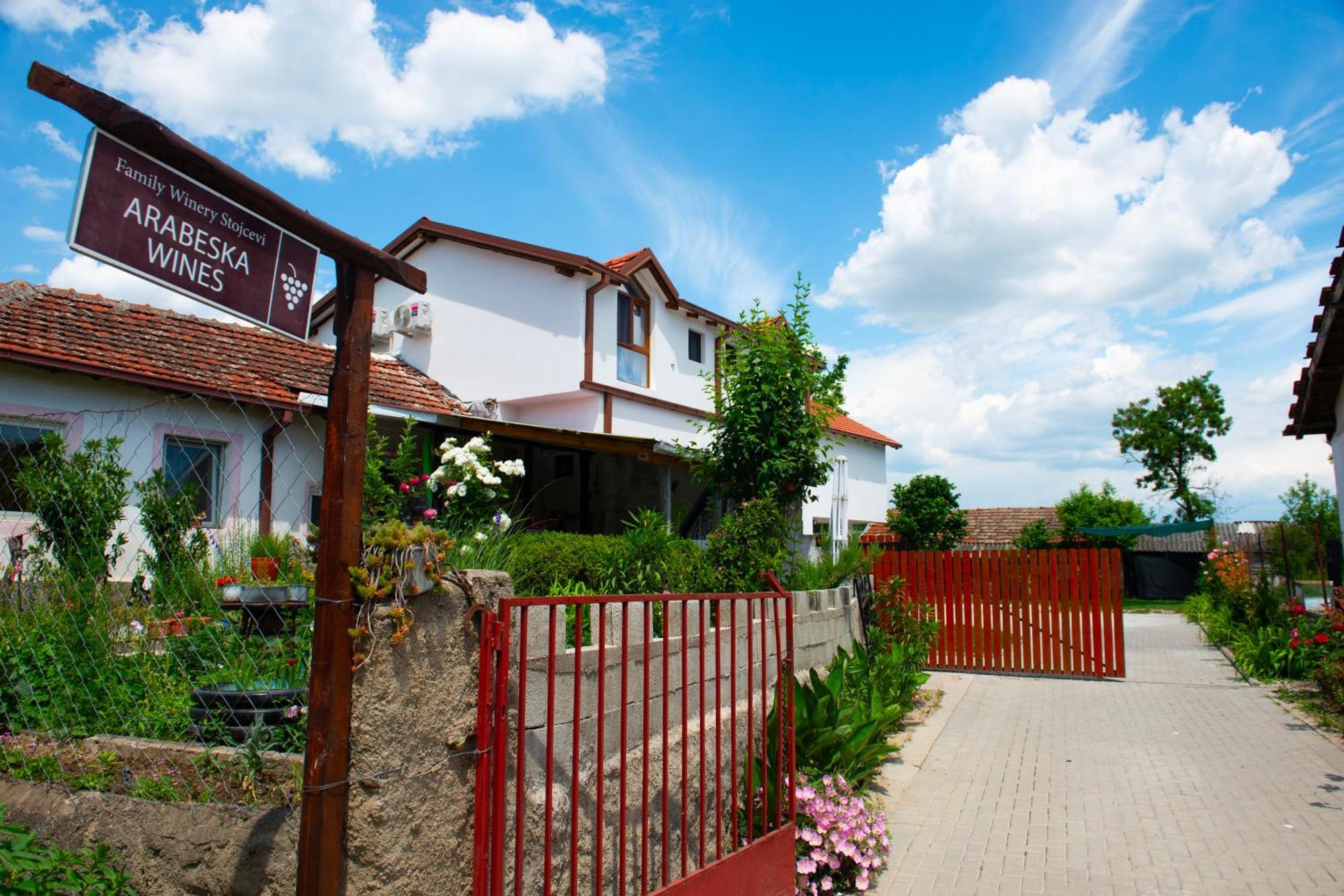 Arаbeska Family Winery & Apartments カヴァダルツィ エクステリア 写真